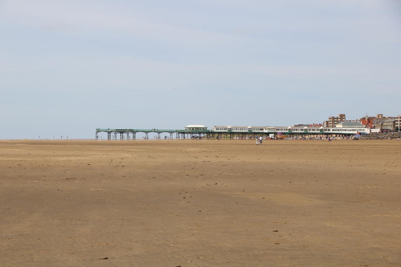 Bed and Breakfast The Gaydon Lytham St Annes Exterior foto